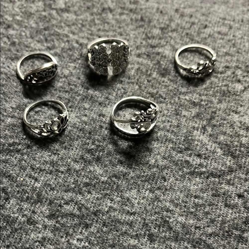 Elegant Silver Tone Floral Rings Set